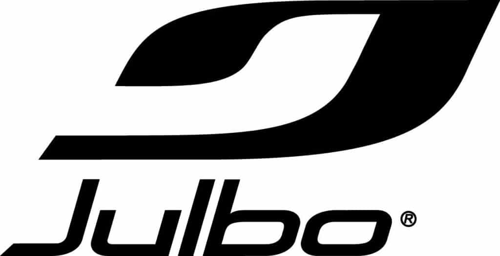 Logo de la marque Julbo en noir sur fond blanc, avec un symbole graphique abstrait au-dessus du nom Julbo et le sigle ®.