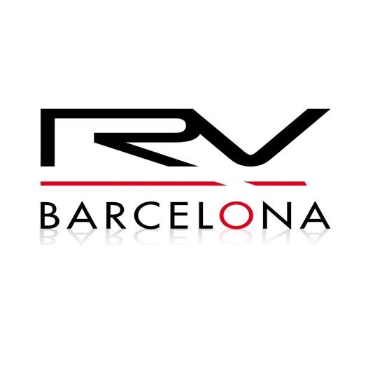 Logo RV Barcelona en noir et rouge, avec des lettres stylisées RV au-dessus d'une ligne rouge et le mot BARCELONA en capitales, le O en rouge.